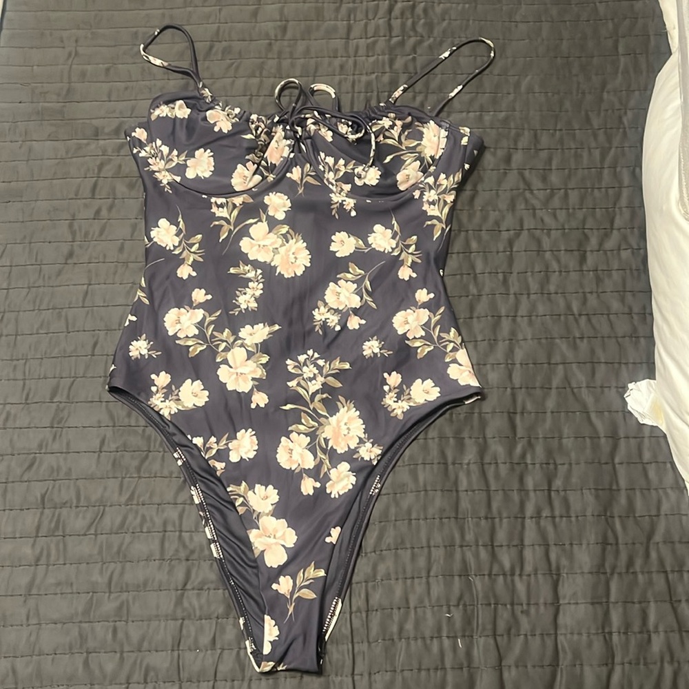 O’Neill Kendra floral kailua underwire one piece swimsuit